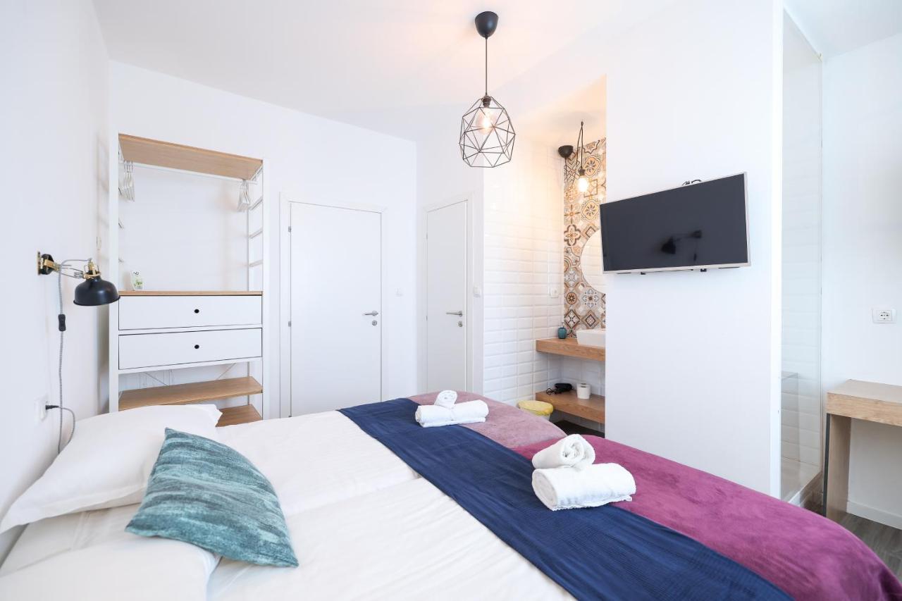 Lopwi Old Town Ground Floor Pensjonat 2*